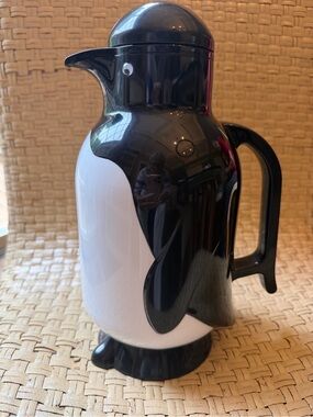 Original Penguin Black & White Thermal Carafe NWT Metrokane